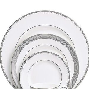 Vera Wang & Wedgewood China 8 place settings.Inc serving plater & gravy bowl